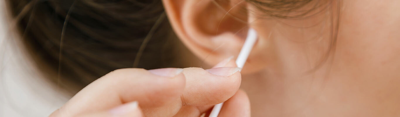 Traitement des oreilles dissout les bouchons A-CERUMEN